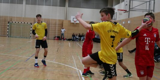 Männliche C-Jugend: 12. Saisonspiel, 12. Sieg beim FC Bayern II mit 23:34!